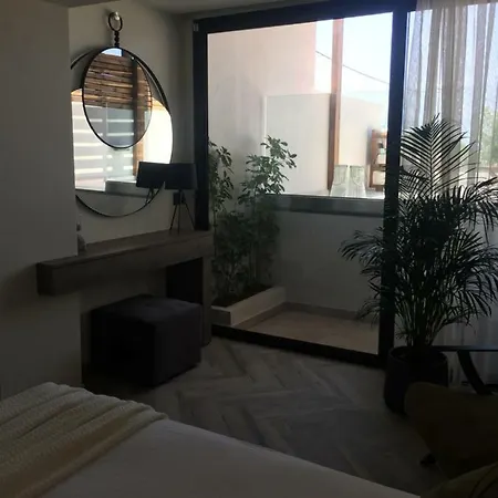 Nikos Ikies 4*