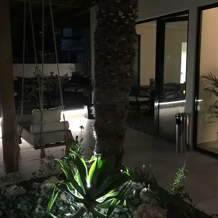 Nikos Ikies 4*