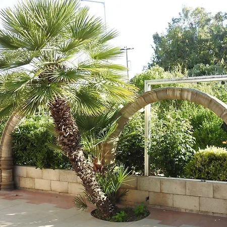 Nikos Ikies 4* Theológos