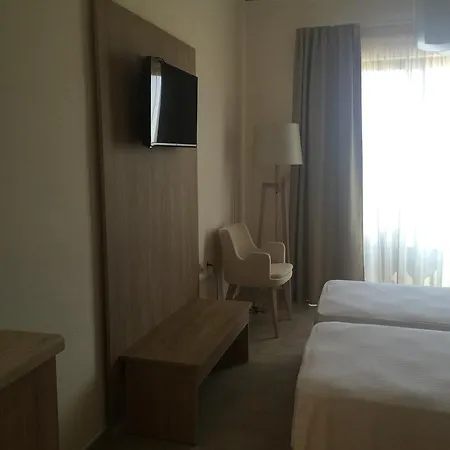 Casa de hóspedes Nikos Ikies 4*