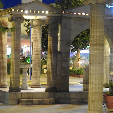 Nikos Ikies 4* Theológos