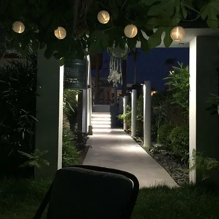 Casa de hóspedes Nikos Ikies Theológos