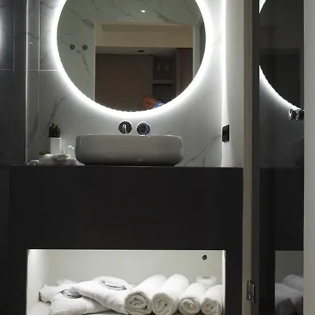 Nikos Ikies 4* Theológos