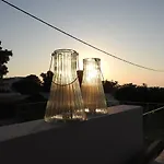 Nikos Ikies בית הארחה 4*