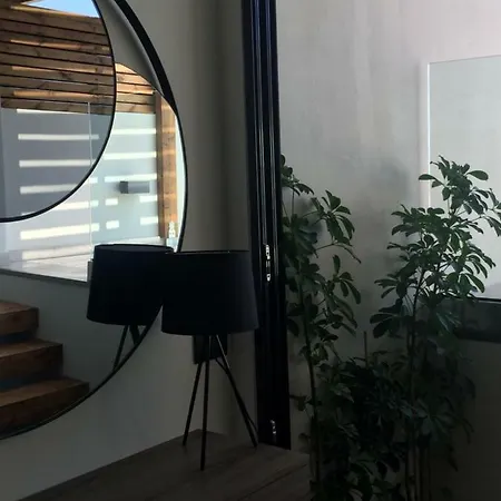 Pensjonat Nikos Ikies Theológos