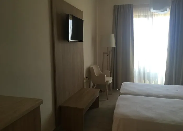 Pensiune Nikos Ikies 4*