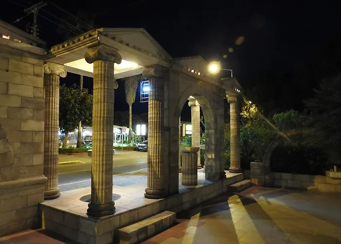 Pensiune Nikos Ikies Theológos