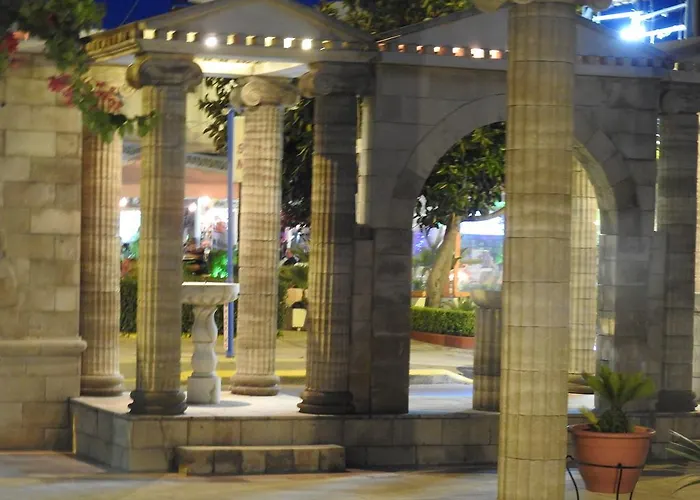 Nikos Ikies 4* Theológos