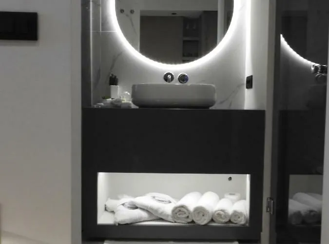 Nikos Ikies Pensiune Theológos