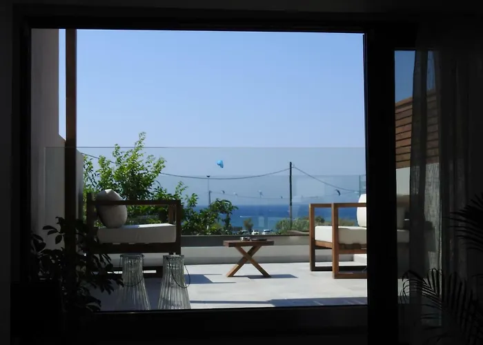 Nikos Ikies Theológos