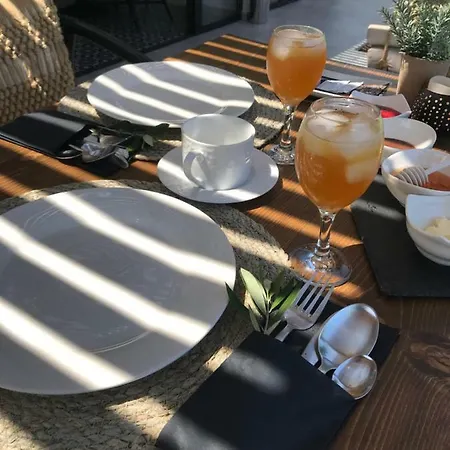 בית הארחה Nikos Ikies 4*